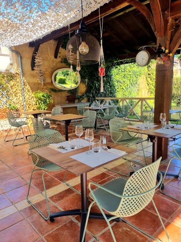Hotel Restaurant Du Commerce Estang Ngoại thất bức ảnh