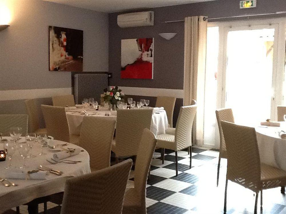 Hotel Restaurant Du Commerce Estang Ngoại thất bức ảnh